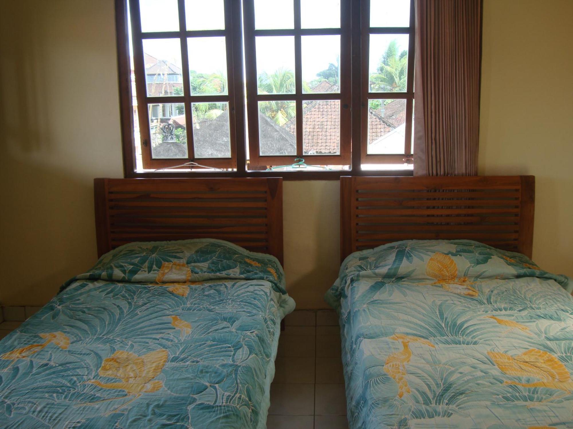 Gusti Home Stay Ubud Exterior photo
