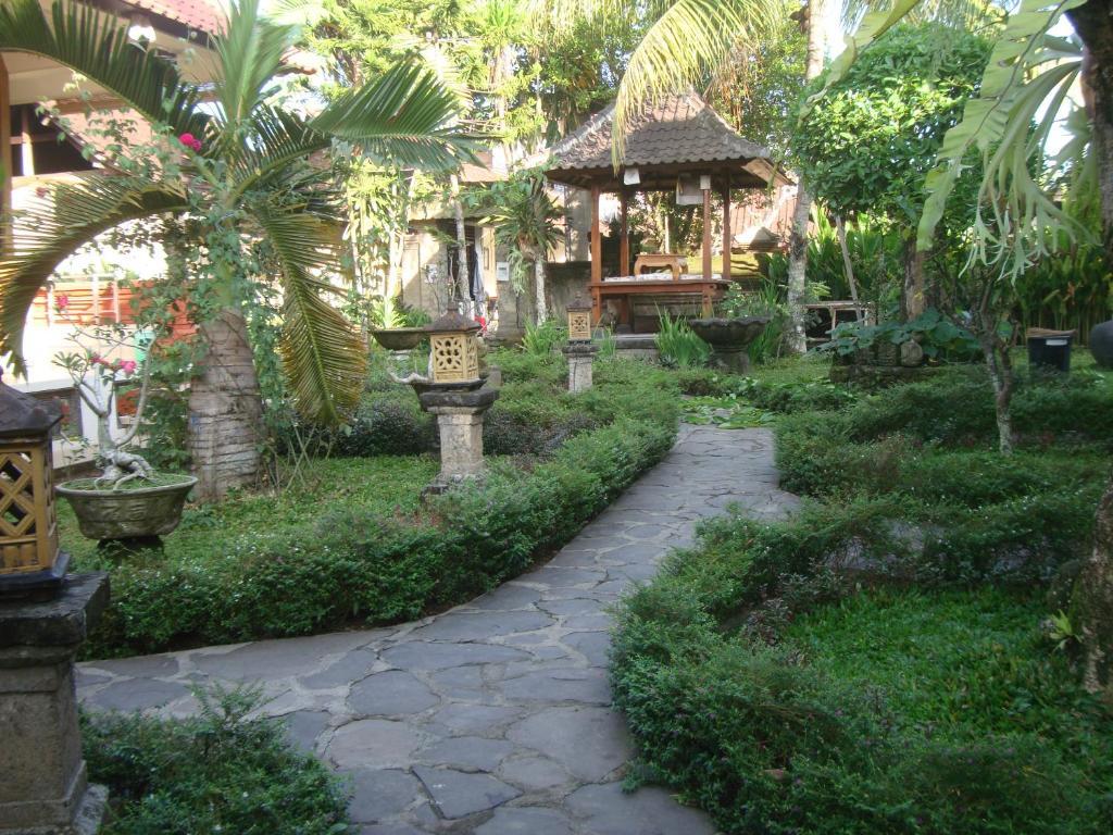 Gusti Home Stay Ubud Exterior photo